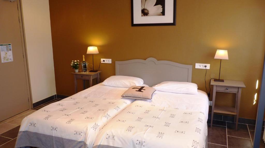 Hotel-Restaurant La P'Tite Auberge Lillebonne Room photo